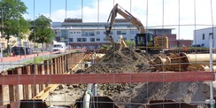 Baustelle - Bautenstand im Juli 2026 - Baugrube mit Verbau © 2026 SBL Greifswald