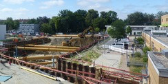 Baustelle - Bautenstand im Juli 2026 - Baugrube mit Verbau © 2026 SBL Greifswald