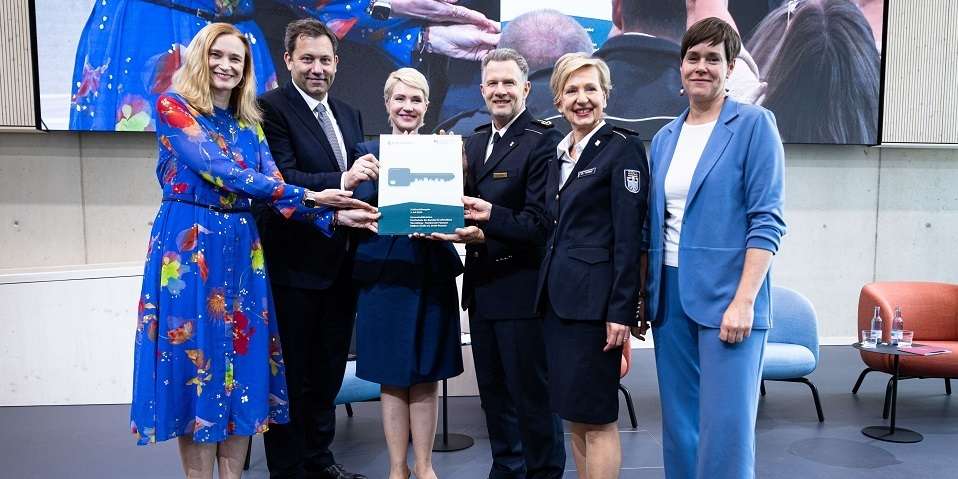 Schlüsselübergabe © 2026 Zollverwaltung