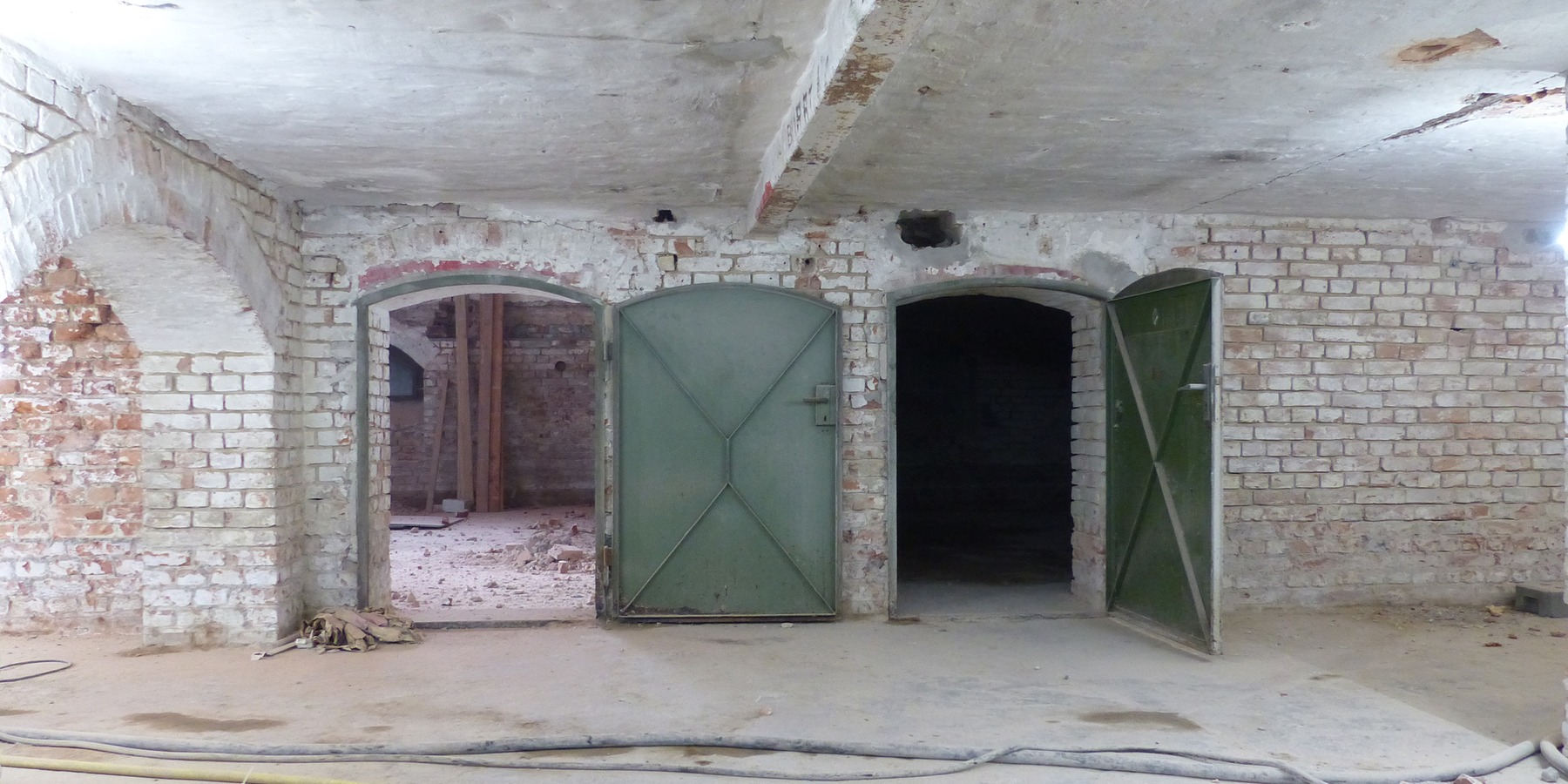 Bautenstand Juli 2026: Blick in das Kellergeschoss - aufgrund der niedrigen Deckenhöhen bleiben die Räume ungenutzt © 2026 SBL Greifswald