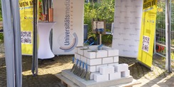 Vor der Grundsteinlegung - alles ist vorbereitet und feierlich geschmückt © 2026 SBL Greifswald