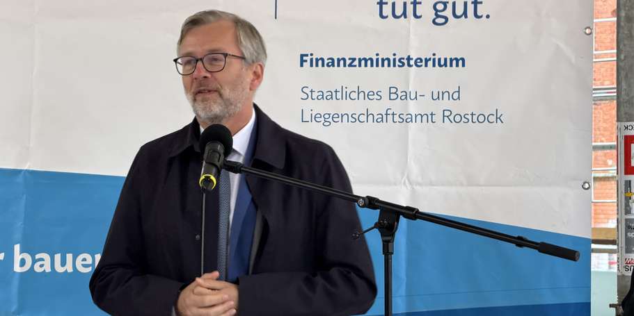 Grußwort des Ministers für Finanzen und Digitalisierung Herrn Dr. Heiko Geue. © 2026 SBL Rostock