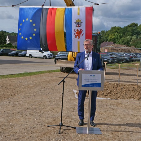 Der Minister für Finanzen und Digitalisierung des Landes Mecklenburg-Vorpommern Dr. Heiko Geue bei seinem Grußwort in Ueckermünde. © 2026 SBL Neubrandenburg