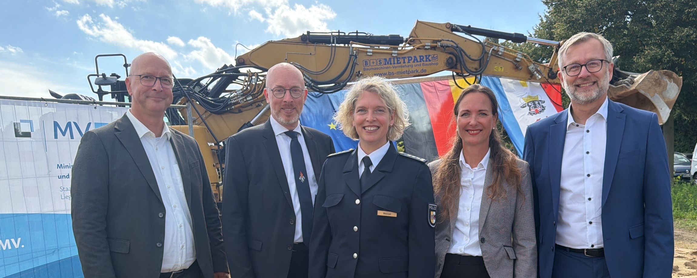 Erster Spatenstich für Polizeineubau in Bad Doberan - unser Team vom SBL Schwerin ©2026 Christian Hoffmann (SBL-MV / Ministerium für Finanzen und Digitalisierung MV)