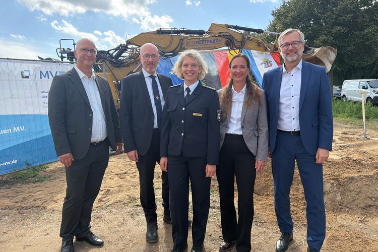 Erster Spatenstich für Polizeineubau in Bad Doberan - unser Team vom SBL Schwerin ©2026 Christian Hoffmann (SBL-MV / Ministerium für Finanzen und Digitalisierung MV)