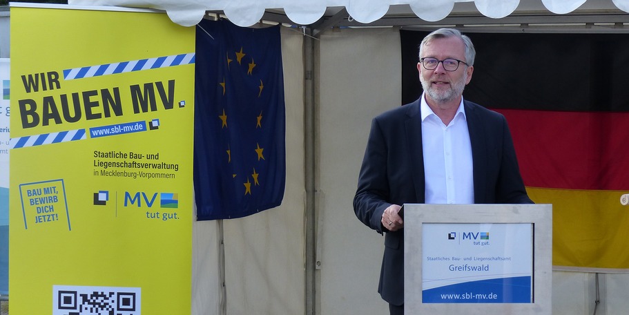 Dr. Heiko Geue, Minister für Finanzen und Digitalisierung Mecklenburg-Vorpommern, bei seinem Grußwort © 2026 SBL Greifswald